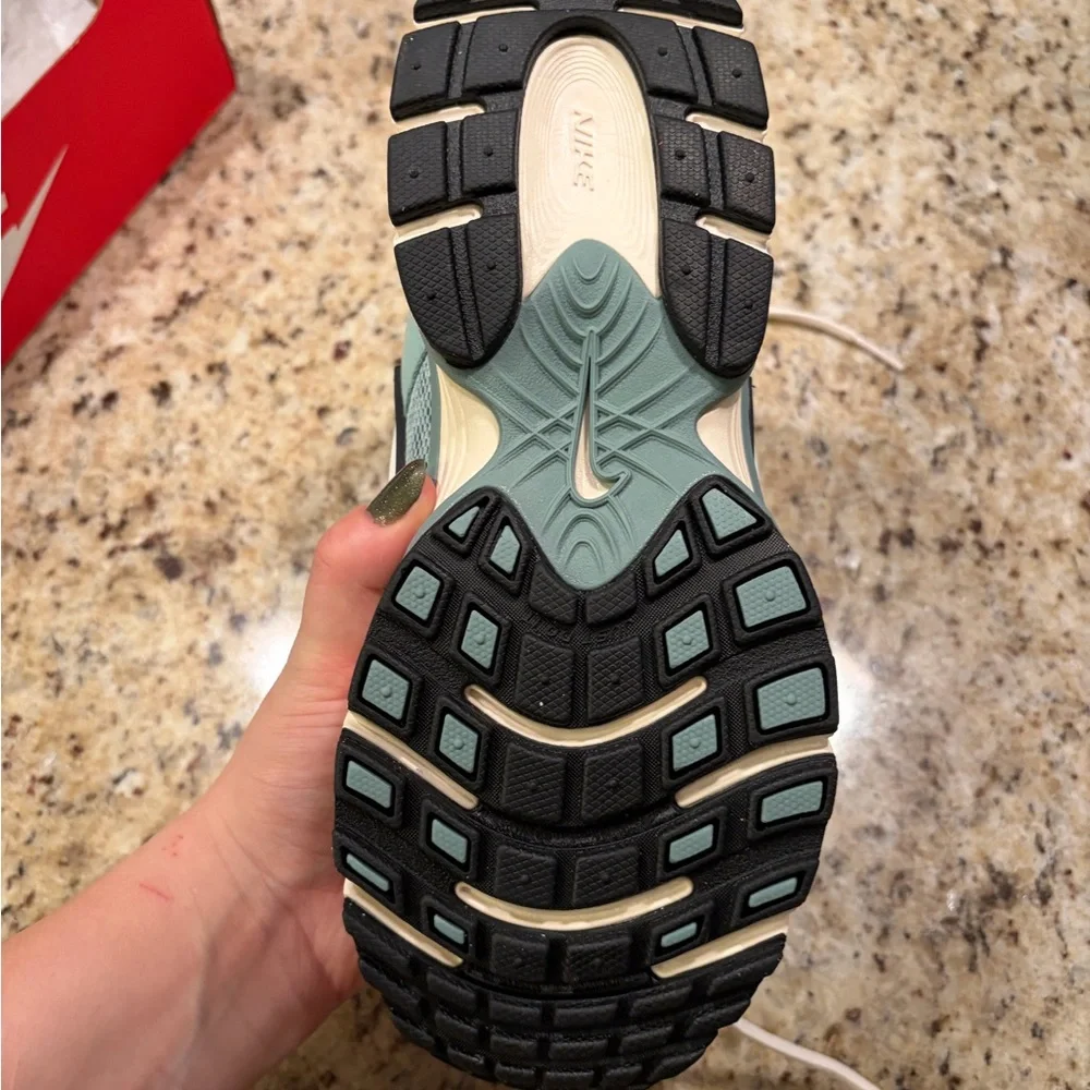 NWT Nike VS RNR Cannon/Pale Ivory/Cool Gray - Picture 6 of 7